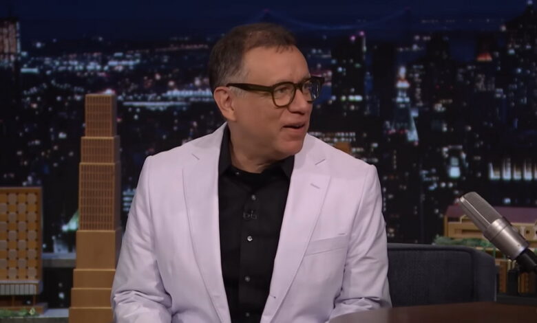 Bintang Serial Wednesday Bocorkan Rencana Spin-Off Uncle Fester Terbaru