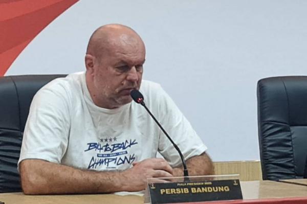 Bojan Hodak Kirim Pesan Khusus untuk Bobotoh Jelang Persib vs Persebaya