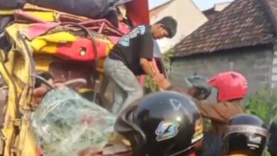 Diduga Ngantuk, Truk Tabrak Truk Dump Parkir, Sopir Tewas dalam Kecelakaan