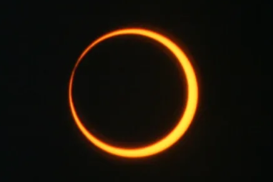 Gerhana Matahari Parsial Hiasi Langit Indonesia 21 September 2024