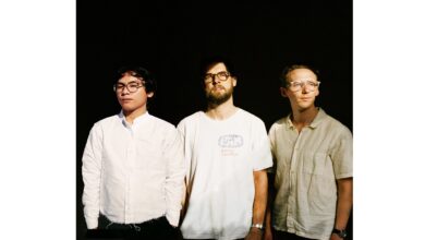 Grentperez dan Honne Berkolaborasi Rilis Single 'Folding Chairs on the Moon'