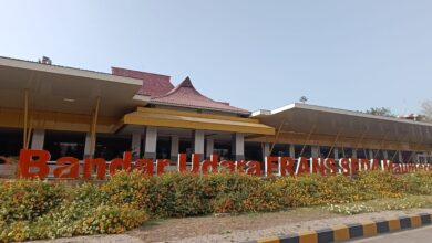 Gunung Api Lewotobi Laki-laki Naik Level Awas, Bandara Frans Seda Maumere Ditutup