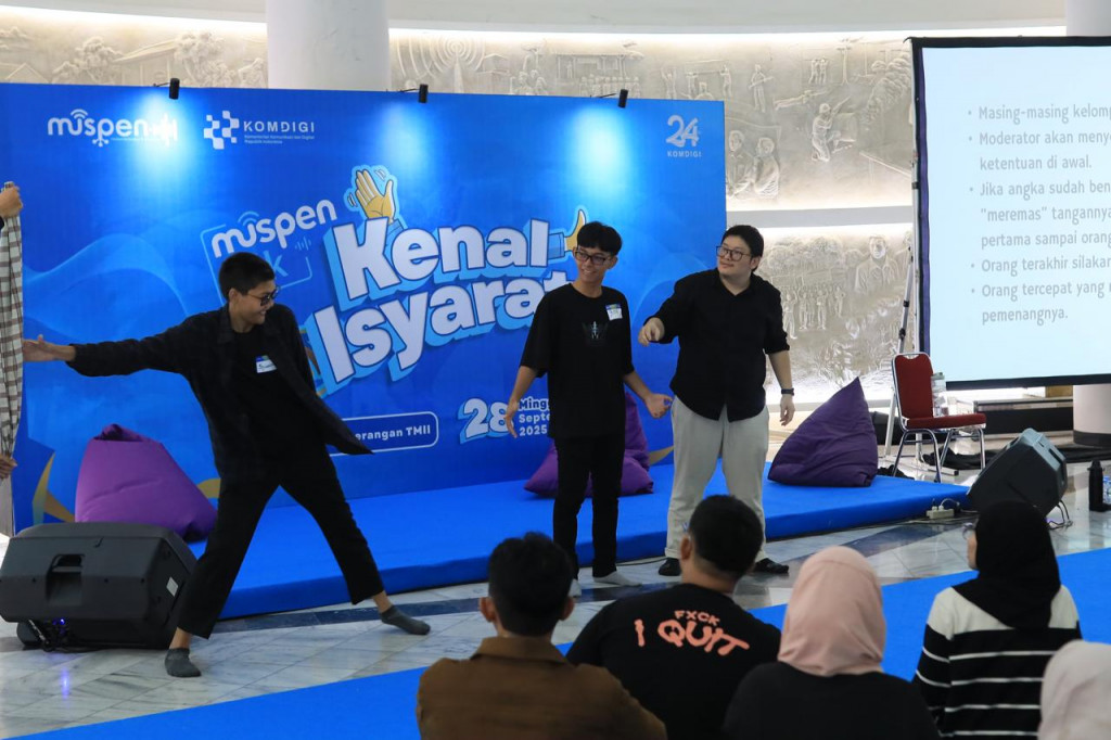 HUT Ke-24, Kemkomdigi Gelar Edukasi Bahasa Isyarat untuk Masyarakat
