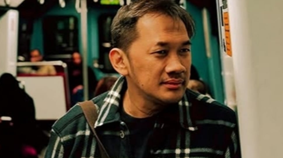 Hanung Bramantyo Beberkan Skema Kerusuhan 98, Serukan Mahasiswa dan Ojol Pulang