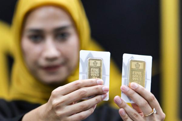 Harga Emas Antam Meroket: Tembus Rp2.035.000 per Gram Hari Ini