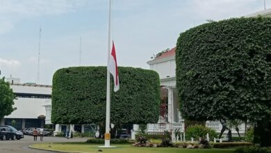 Hari Ini, Istana Kepresidenan Kibarkan Bendera Setengah Tiang Sebagai Tanda Duka