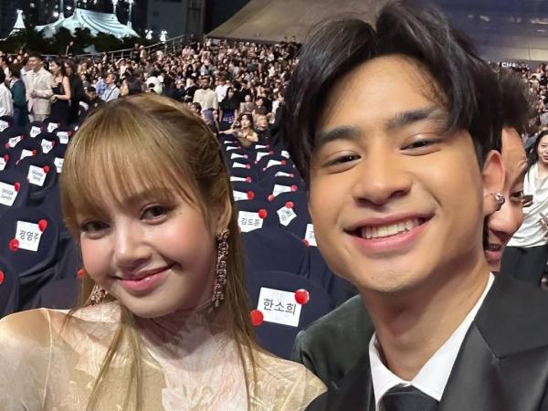 Heboh! Devano Danendra Selfie Bareng Lisa BLACKPINK di BIFF 2025