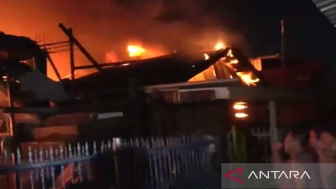 Kebakaran Rumah di Makassar, Seorang Anak Perempuan Tewas Dalam Insiden Tragis