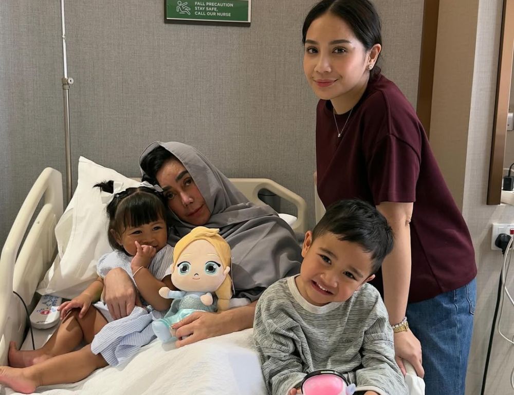 Kondisi Terkini Ibunda Raffi Ahmad Usai Operasi di Singapura dan Riwayat Penyakitnya