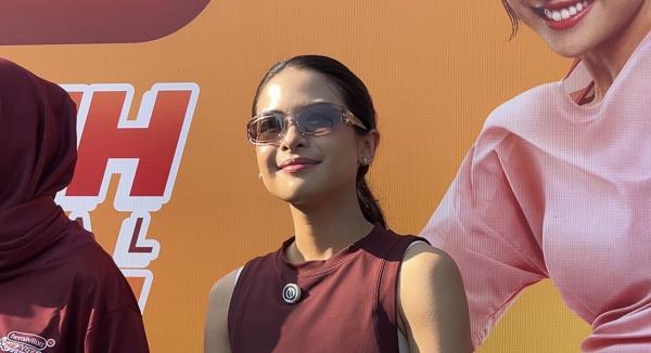 Maudy Ayunda Ternyata Hobi Jalan Kaki: Ini Manfaat yang Dirasakan