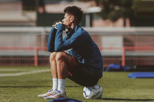 Mees Hilgers Terus Dicampakkan FC Twente, Pelatih Sementara Tak Berkomentar