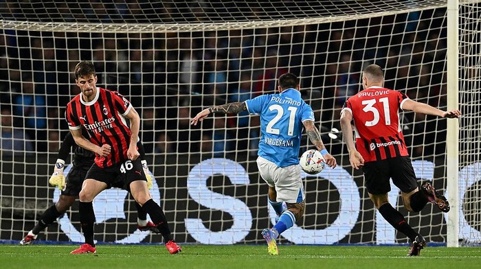 Milan Vs Napoli: Buffon Prediksi Laga Seimbang dengan Sedikit Gol