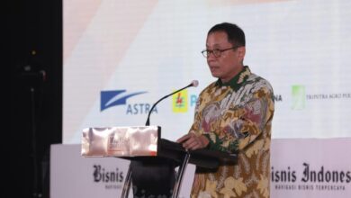 OJK: Pertumbuhan Kredit Melambat Hanya 7,03% per Juli 2025
