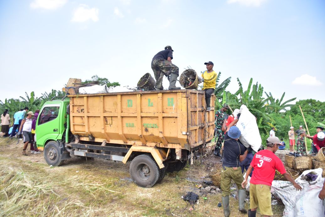 Pemkab Tegal Peringati Hari Bersih-bersih Dunia 2025 dengan Aksi Sungai Bersih