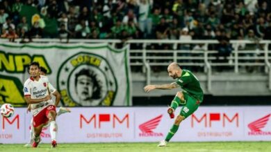 Persebaya vs Semen Padang: Raickovic Siap Gantikan Peran Rivera dalam Pertandingan