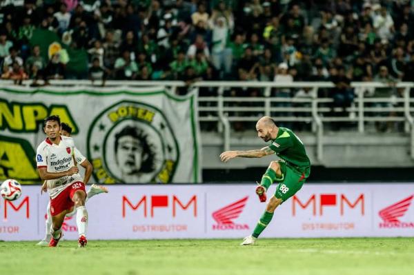 Persebaya vs Semen Padang: Raickovic Siap Gantikan Peran Rivera dalam Pertandingan