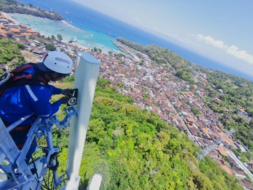 Ribuan Menara BTS Tahan di Tengah Banjir Bali Jaga Komunikasi Tetap Hidup