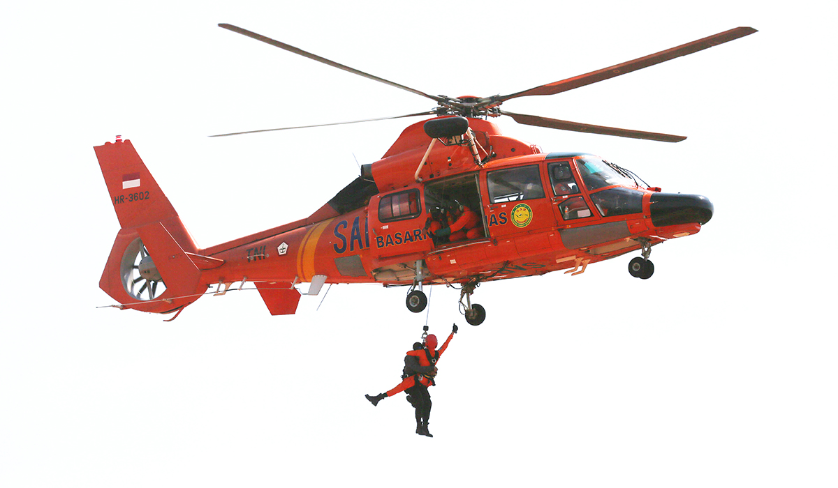 "Pesawat Helikopter Hilang di Tanah Bumbu, Pencarian 8 Orang Terus Berlanjut"