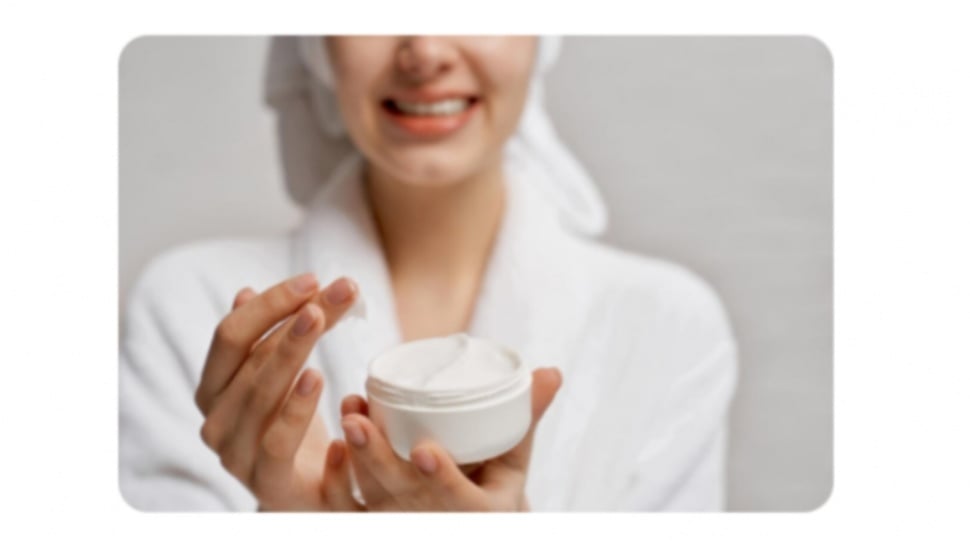 5 Rekomendasi Moisturizer Alpha Arbutin Atasi Flek Hitam Usia 40