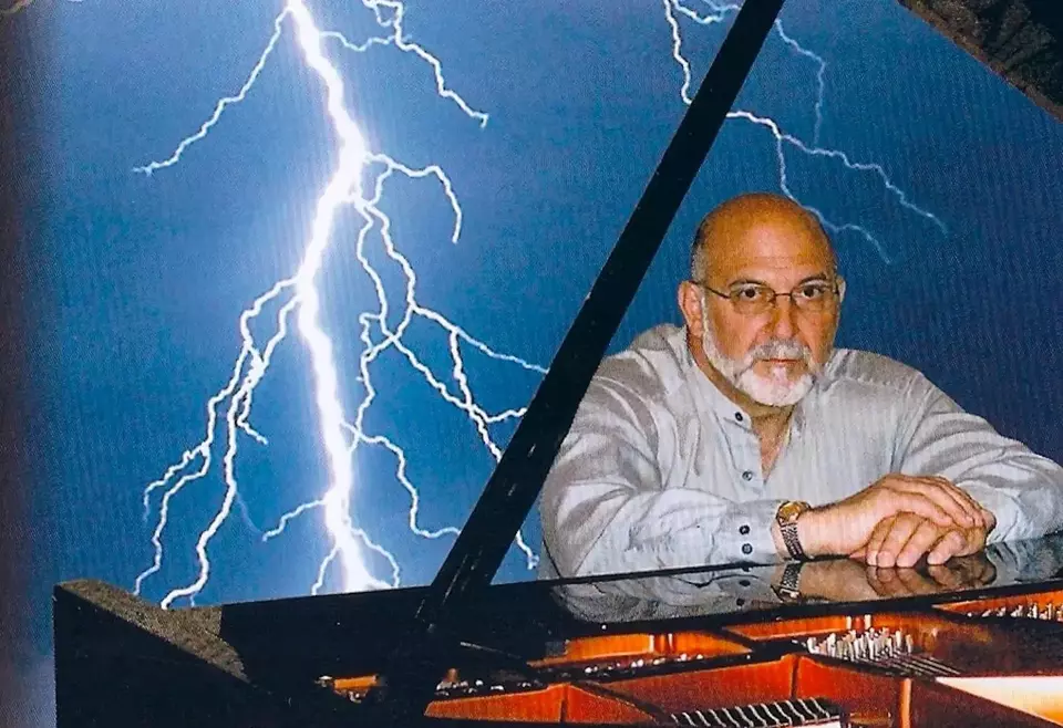 Ahli Bedah Mendadak Jadi Maestro Piano Setelah Tersambar Petir: Kisah Inspirasional