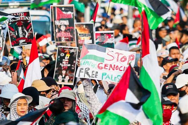 Aksi Bela Palestina: Massa Desak Pemerintah RI Awasi Gencatan Senjata Gaza