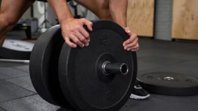 Angkat Beban, Olahraga Ideal untuk Perempuan Menopause: Ini Alasannya