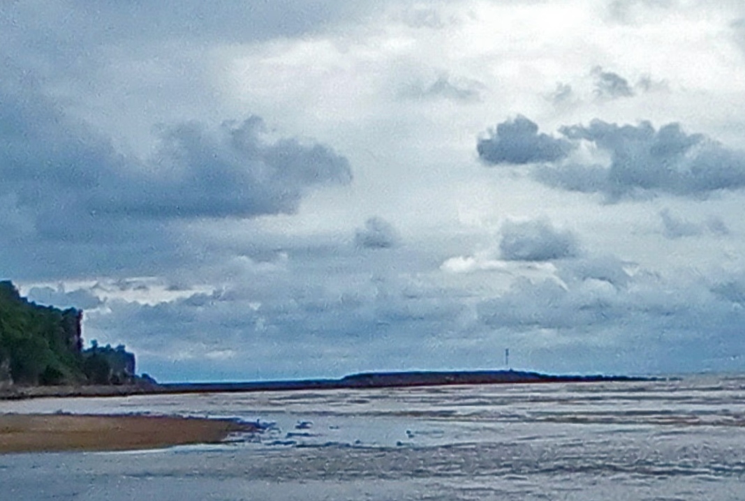 Awas! Cuaca Ekstrem, Rob, dan Gelombang Tinggi di 23 Daerah Jawa Tengah