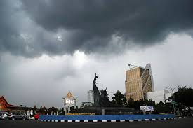 BPBD Babel Imbau Warga Waspada Terhadap Hujan Lebat, Petir, dan Angin Kencang