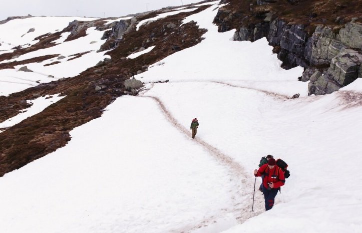 Badai Salju Terjang, Hampir 1.000 Orang Terjebak di Gunung Everest