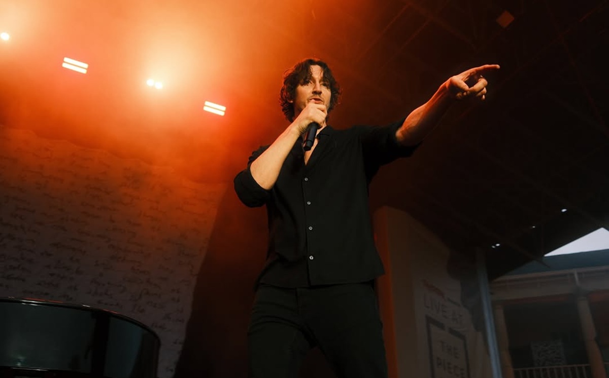 Dean Lewis Minta Maaf Setelah Dituduh Berperilaku Tidak Pantas