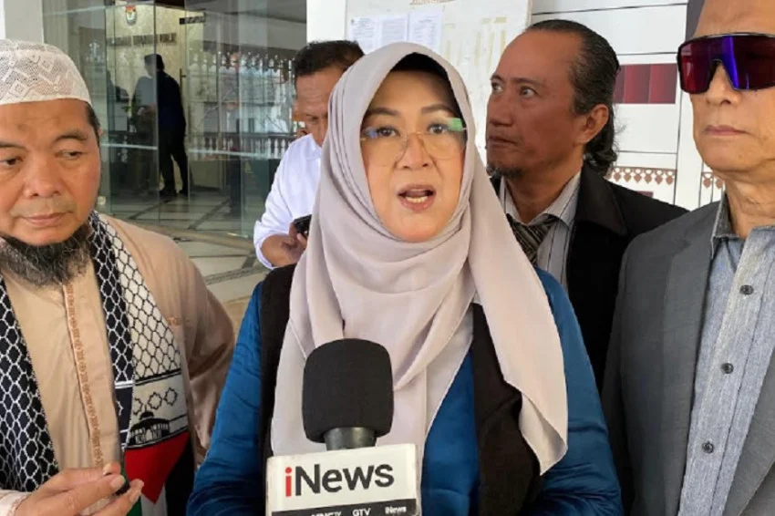 Dokter Tifa Soroti Keanehan Ijazah Jokowi: Tanda Tangan Rektor Dihapus