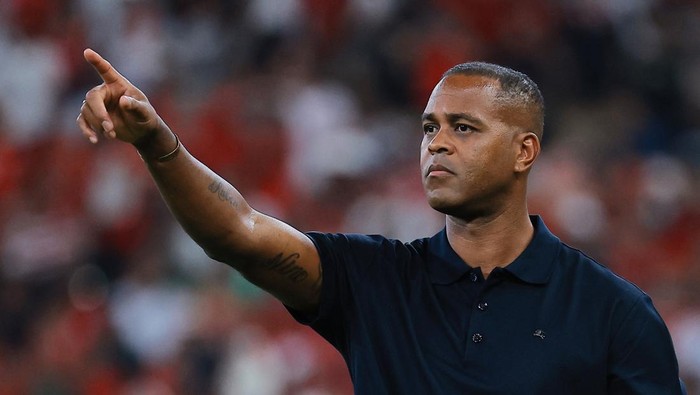 Eksperimen Taktik Kluivert: Hasil Negatif dalam Laga Krusial Tim