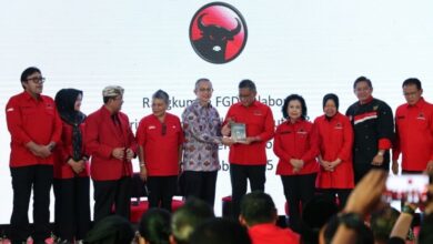 Hasto Kristiyanto Dorong Kebangkitan Ekonomi Maritim dan Desa Wisata Indonesia