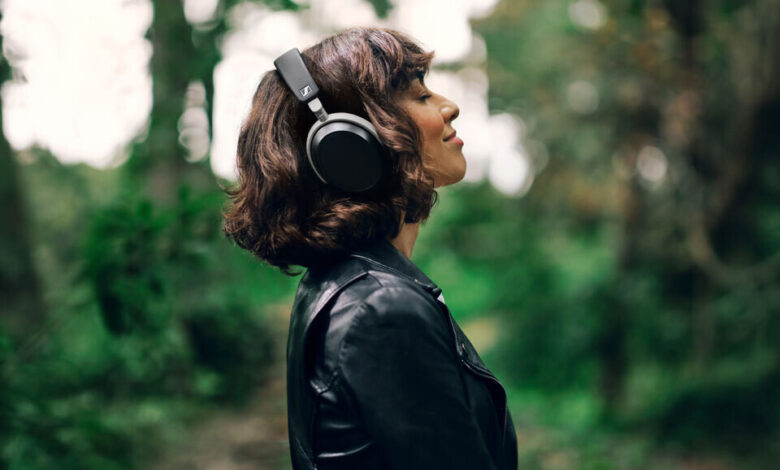 Headphone Sennheiser HDB 630: Nikmati EQ Parametris dan Daya Tahan 60 Jam