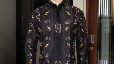 Jordi Amat Rayakan Hari Batik Nasional, Tampilkan Gagah dengan Tiga Motif