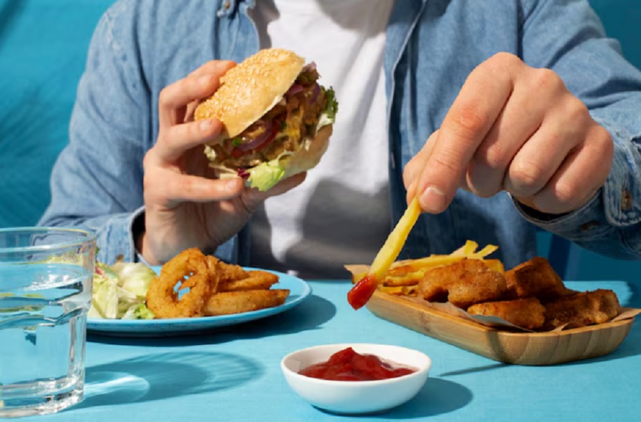 Kebiasaan Jajan Manis dan Junkfood Picu Risiko Sakit Jantung di Usia Muda