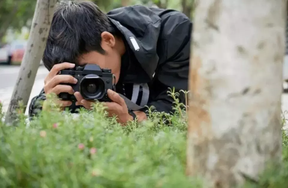 Kemenkomdigi Sentil Fotografer Jual Foto ke Aplikasi AI Tanpa Izin