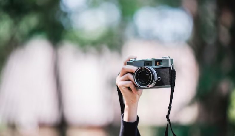 Komdigi Ingatkan: Foto di Ruang Publik Berisiko Violasi UU PDP