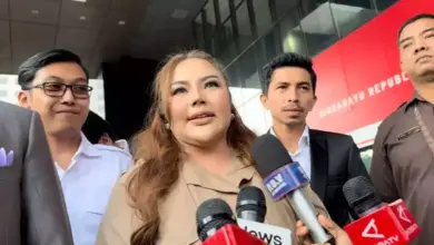 Lisa Mariana Santai Ditetapkan Jadi Tersangka, Publik Bereaksi Keras