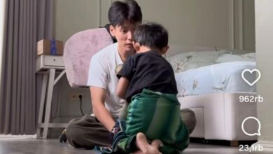 Momen Mengharukan Na Daehoon Salat Bareng Anak Usai Guncangan Isu Perselingkuhan