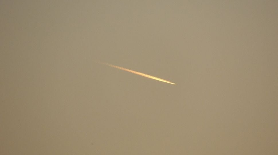 Pakar Ungkap Fakta Meteor Jatuh di Cirebon: Fenomena Langka yang Menarik Perhatian