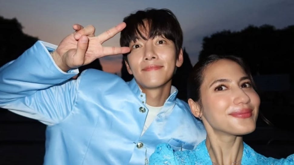 Pevita Pearce Pamer Foto Dengan Ji Chang Wook di Prambanan, Netizen Histeris!