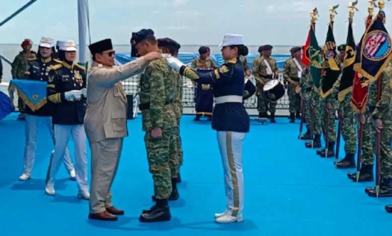 Prabowo Sematkan Tanda Kehormatan untuk 18 Prajurit TNI, Simak Daftarnya!