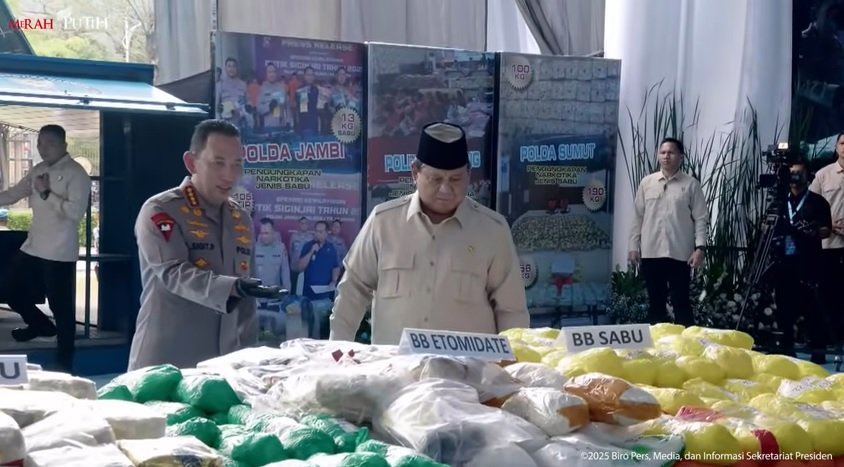 Prabowo dan Kapolri Saksi Pemusnahan 100 Ton Narkoba di Mabes Polri