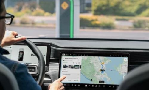 Rivian Beda dari Mobil Listrik Kebanyakan, Hindari Apple CarPlay