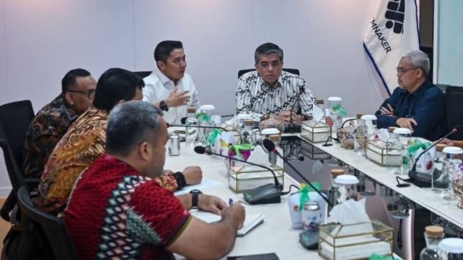 Seskab Teddy Temui Menaker, Bahas Inisiatif Program Magang Nasional