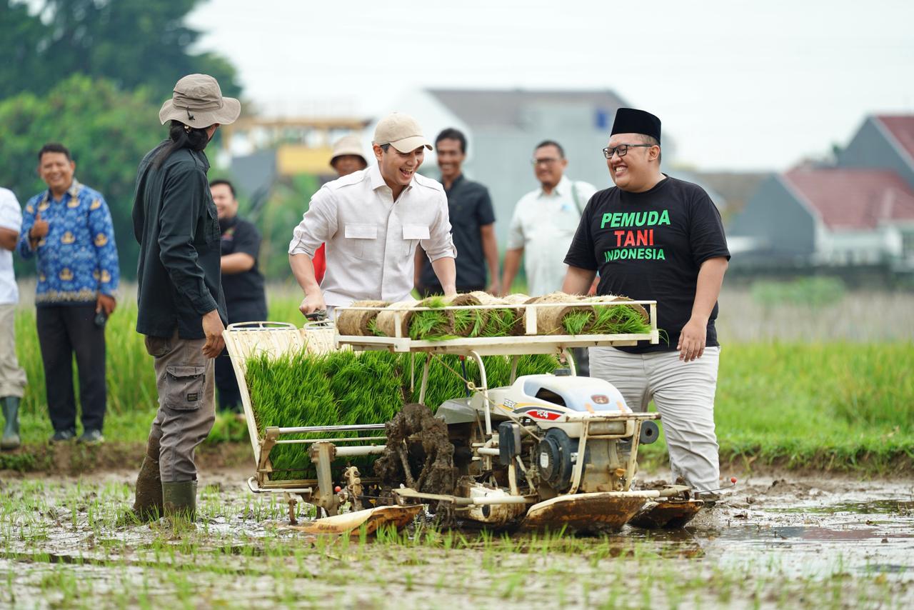 Setahun Pemerintahan Prabowo, Pemuda Tani Tanam 100 Ribu Bibit di 8 Provinsi
