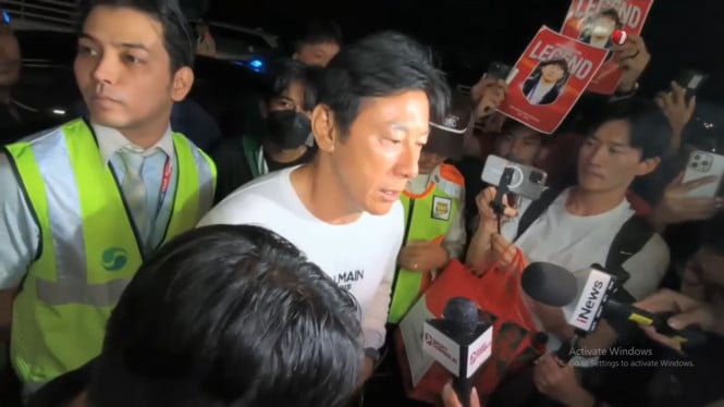 Suporter Timnas Indonesia Teriakkan Nama Shin Tae-yong Usai Gagal ke Piala Dunia 2026