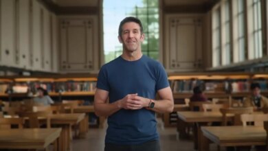 Takhta Apple Memanas: Kenali John Ternus, Calon Pengganti Tim Cook