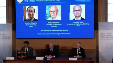 Tiga Ilmuwan Raih Nobel Kimia 2025 Usai Ciptakan Material Penangkap Karbon